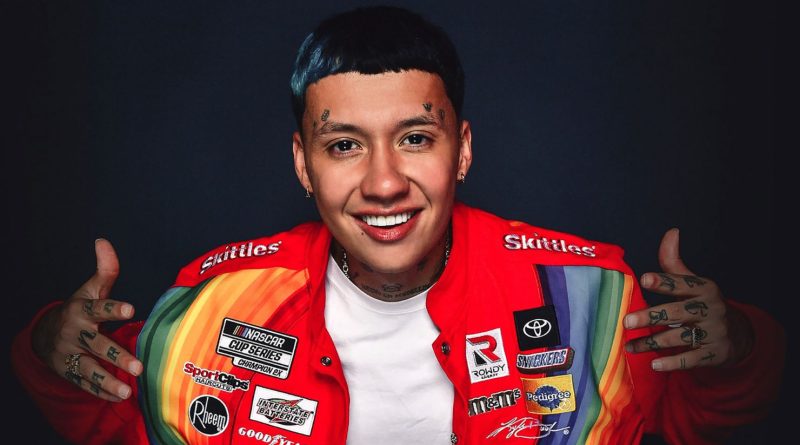 Blessd estrena disco y celebra su futura paternidad