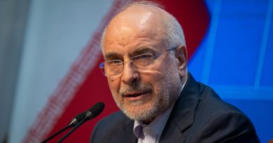 "Salgan mientras esté abierta": Jefe del Parlamento iraní reacciona a un plan de EE.UU. y EAU