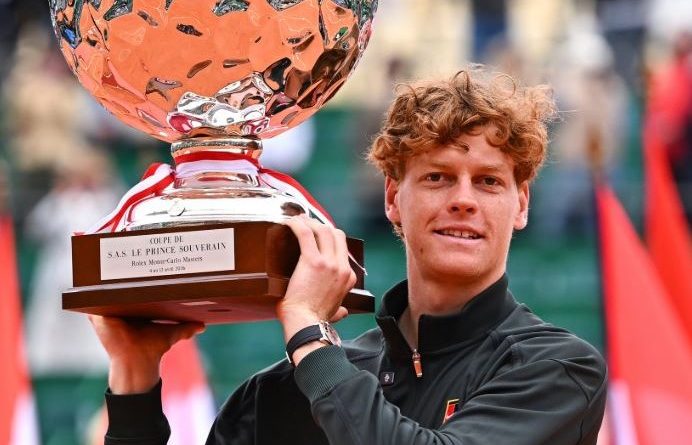 Tenis mundial: Jannik Sinner derrota a Carlos Alcaraz en la final de Montecarlo
