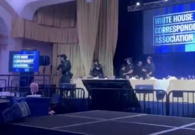 "¡Al suelo!": Momentos de pánico tras disparos en evento con Trump en Washington (VIDEO)