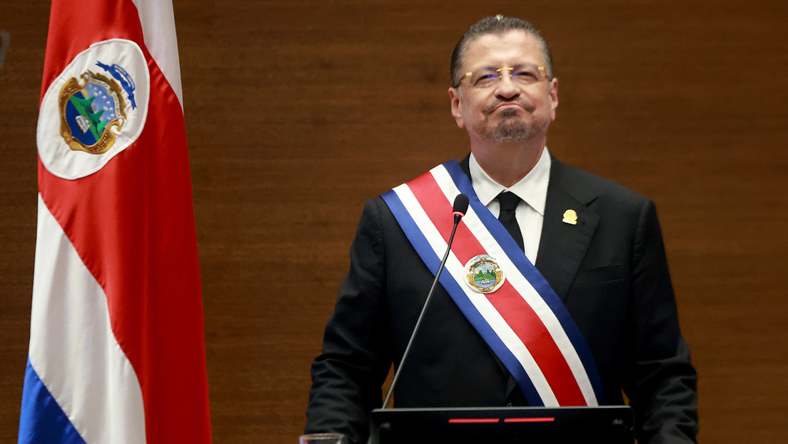 Presidente latinoamericano pasa el mando, pero mantendrá inmunidad en causas penales por esta razón