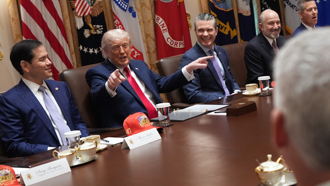 Trump habla de hacer "volar" un país de Oriente Medio