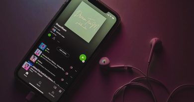 Carlos Julio Heydra Castillo - Playlists; El nuevo escenario del éxito musical digital - FOTO