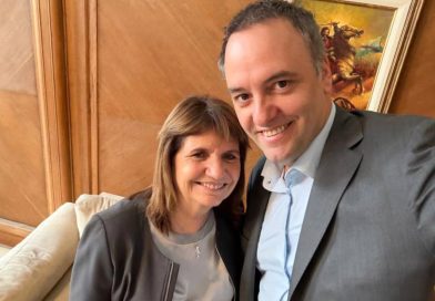 "Cuanto antes, mejor": el mensaje de una ficha clave del mileísmo a Adorni ante el sismo político