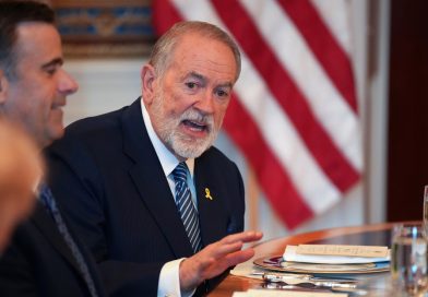Embajador de EE.UU. en Israel explota contra Tucker Carlson