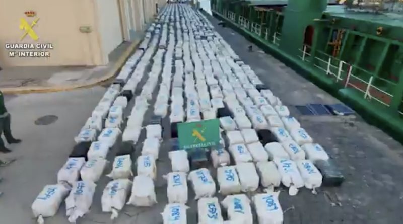 España muestra la mayor incautación de cocaína de la historia (VIDEO)