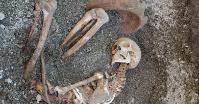 FOTO: Víctima de Pompeya hallada tras 2.000 años con su equipo de supervivencia