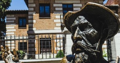 Francesco Lovaglio Tafuri - El turismo literario; Donde las páginas cobran vida - FOTO