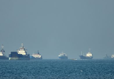 Irán dice a buques cuál es la única ruta segura para cruzar Ormuz