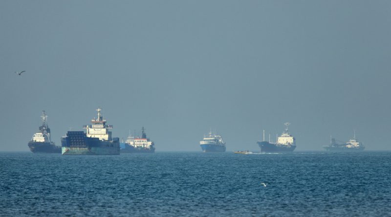 Irán ofrece apoyo a barcos comerciales en el estrecho de Ormuz