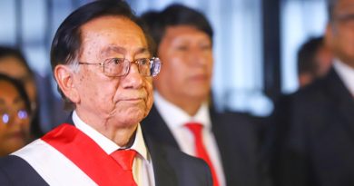 Presidente de Perú tilda de inconstitucional la compra de cazas a EE.UU.