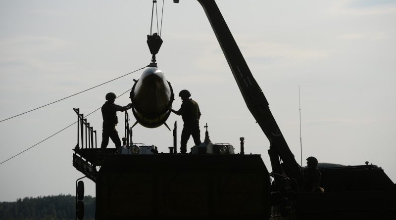 Rusia insta a extranjeros y personal diplomático a abandonar Kiev "lo antes posible"