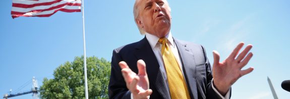 Trump revela una condición que aceptaría sobre el enriquecimiento de uranio de Irán