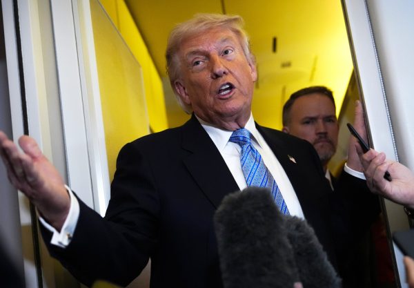 "Un tonto desleal, grosero e hipócrita": Trump explota contra un congresista de su propio partido