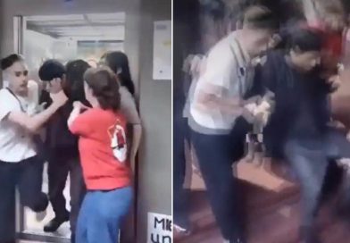 VIDEO: Acusan a un estudiante de acoso y alumnas lo echan a la fuerza de la universidad