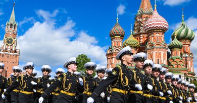 VIDEO: Gran desfile militar por el Día de la Victoria en la Plaza Roja