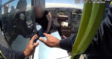 VIDEO: Rescate de infarto de una mujer sentada al borde de un rascacielos