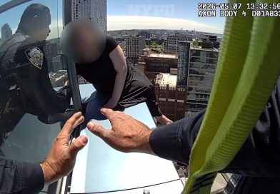 VIDEO: Rescate de infarto de una mujer sentada al borde de un rascacielos