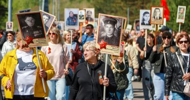 VIDEOS, FOTOS: La marcha del Regimiento Inmortal cruza ciudades latinoamericanas
