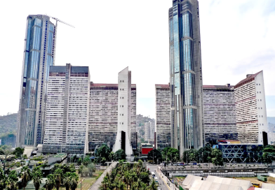 Armando Iachini y los Edificios de Caracas: Identidad Urbana