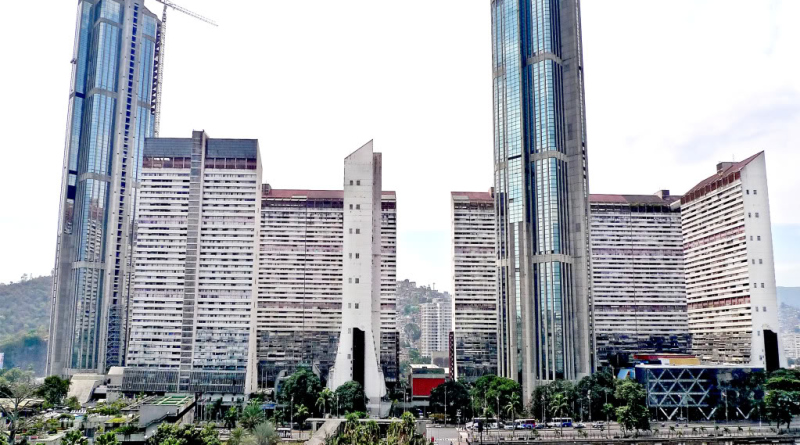 Armando Iachini y los Edificios de Caracas: Identidad Urbana
