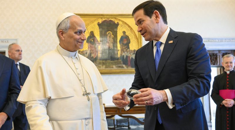 "¿Qué le das a alguien que lo tiene todo?": El regalo de Rubio para el papa León XIV (VIDEO)