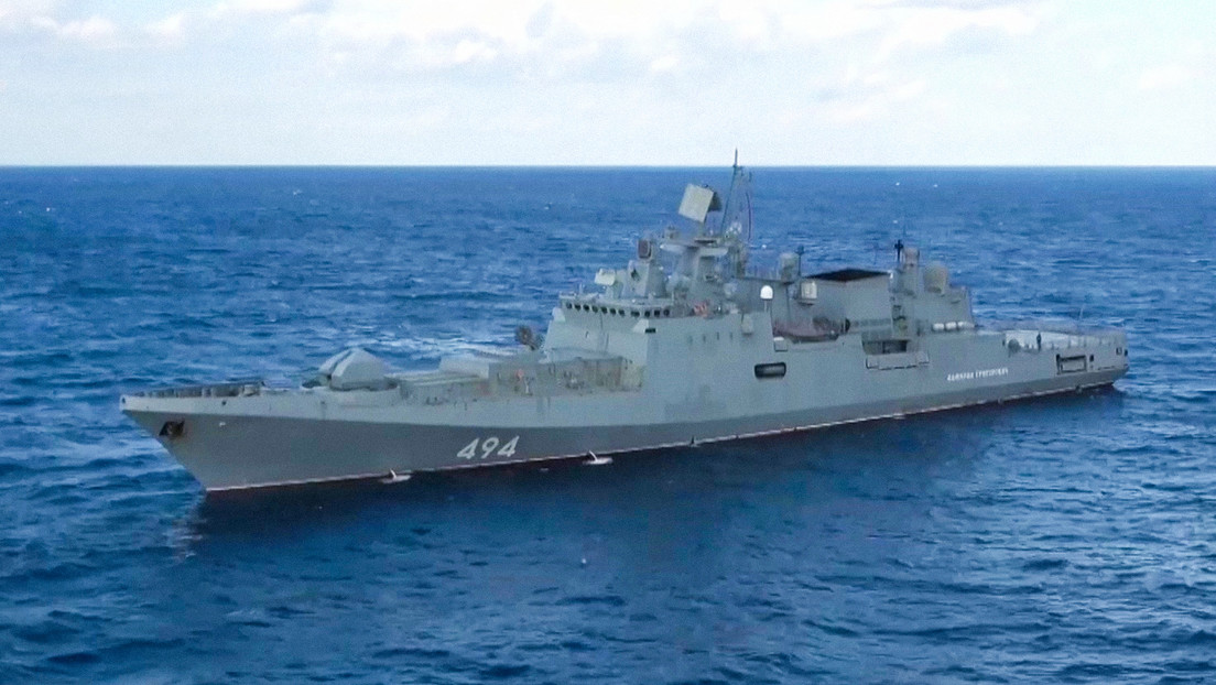 Rusia confirma disparos de advertencia de su buque militar hacia un yate británico