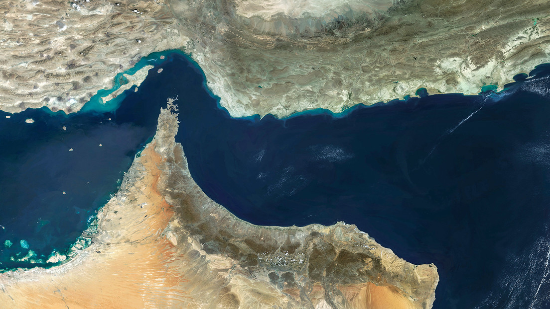 Irán niega reportes de que haya cerrado el estrecho de Ormuz