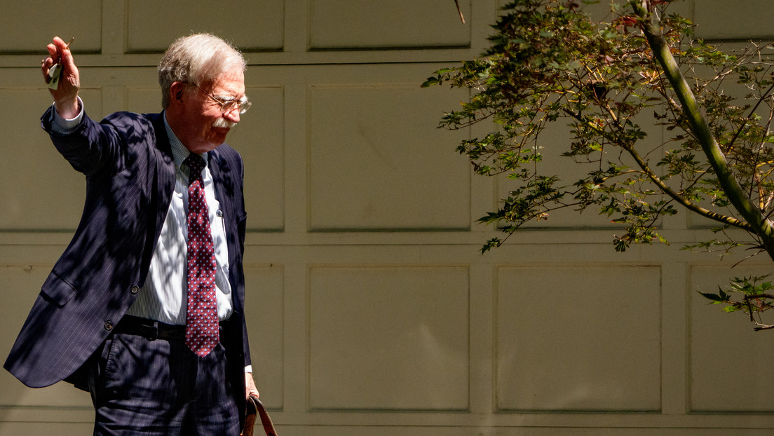 John Bolton se declara inocente