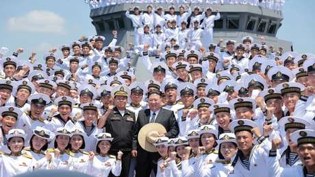 "Más allá de lo imaginable": Kim Jong-un sobre la capacidad de combate de la Armada de la RPDC