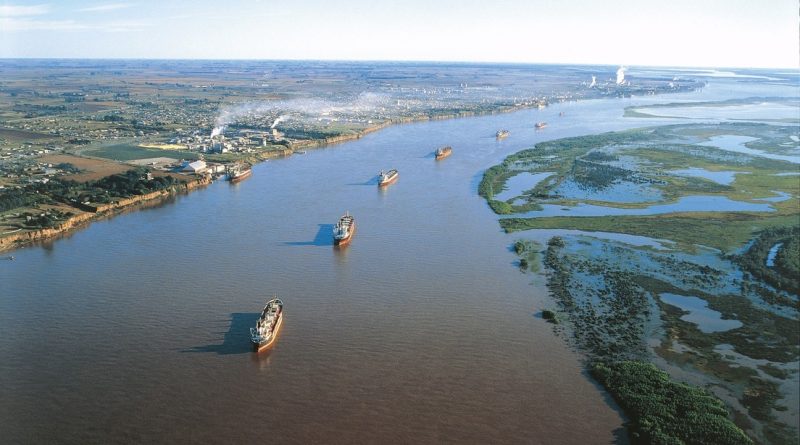 Argentina completa la privatización de la principal vía fluvial del país