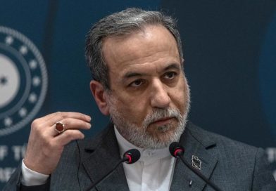 Canciller iraní: "Lo que las sanciones y la guerra no han logrado, no se conseguirá con mas guerra"