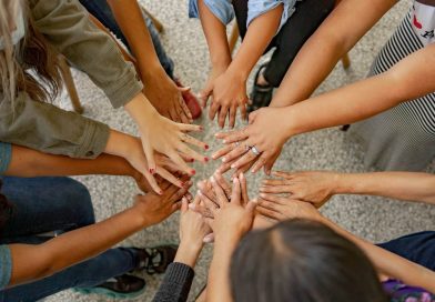 Cuando la tierra habla: ¿Estamos preparados para escucharla? Plantean y preguntan los psicólogos Gessen