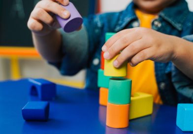 Directora de una guardería muerde a un niño y le dice a sus padres que él mismo lo hizo