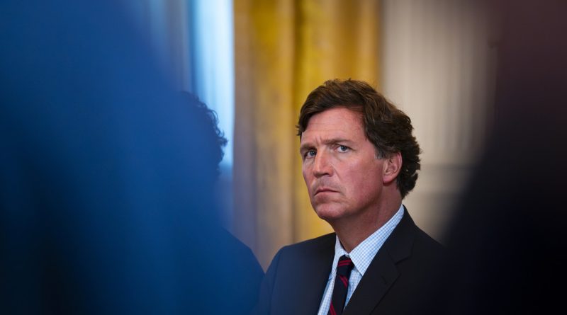 "En Occidente nadie está prestando atención": El aviso de Carlson sobre Ucrania