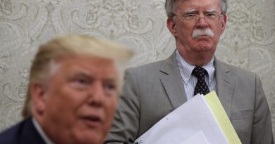 Exasesor de Trump se declara culpable de retener información de seguridad nacional
