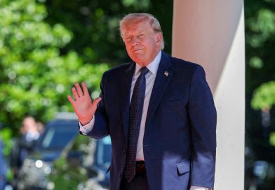 "Lo han tocado como a un violín": Exasesor de Trump cuestiona el acuerdo con Irán