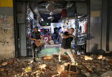 "Mi hija está atrapada": Hablan testigos de los terremotos mortales en Venezuela
