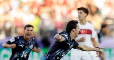 Paraguay gana con 10 jugadores a Turquía y la deja fuera del Mundial
