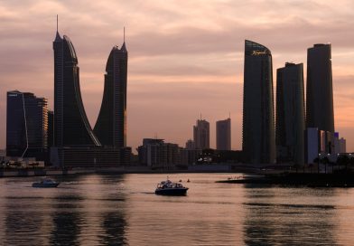 Sirenas y reportes de explosiones en un país del Golfo tras el nuevo bombardeo de EE.UU. contra Irán