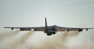 Un bombardero estratégico estadounidense se estrella poco después del despegue de una base militar (FOTO, VIDEO)