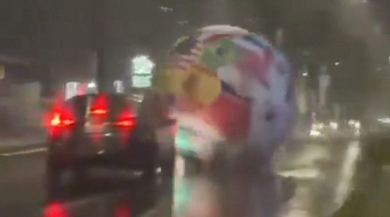VIDEO: La asombrosa imagen 'mundialista' que deja un temporal en El Salvador