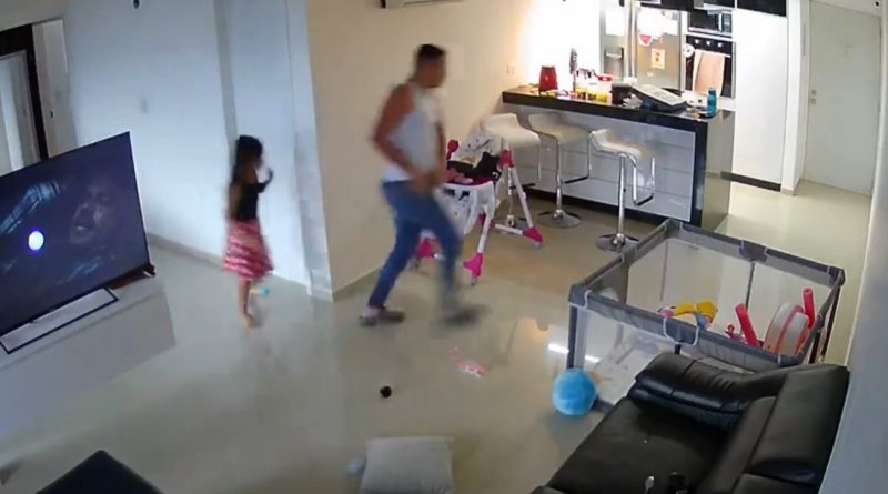 VIDEO: Padre e hija se salvan con apenas 10 segundos de anticipación tras recibir alerta sísmica en teléfono