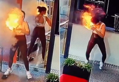 VIDEO: Una mujer revisa su bolso y acaba en llamas