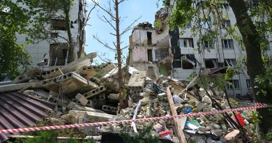 Zajárova: Los que asesinan niños rusos se volverán locos como el piloto que bombardeó Hiroshima