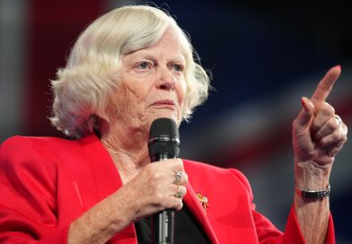 21 martillazos en la cabeza: brutales detalles de la muerte de una exministra británica