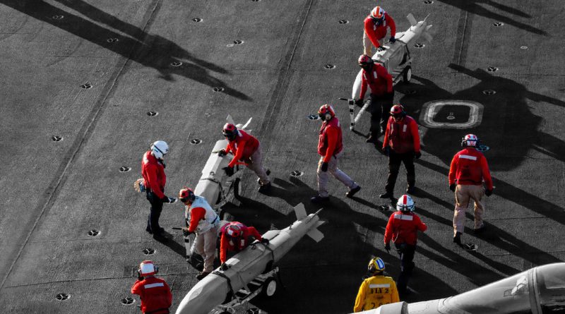 Detallan de qué fuerza naval dispone EE.UU. para bloquear el estrecho de Ormuz
