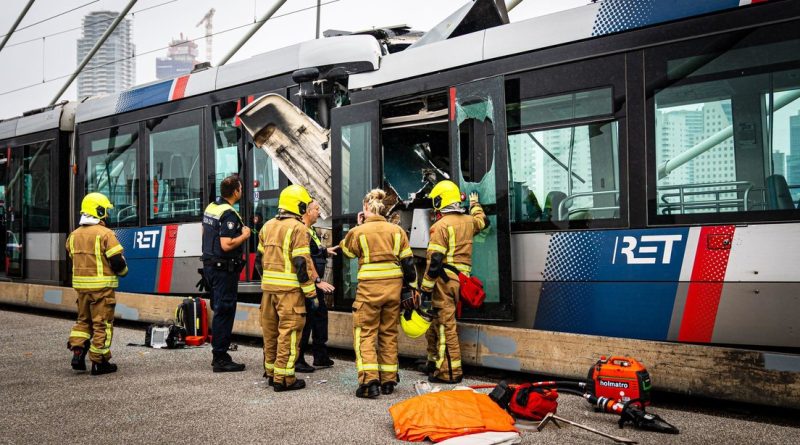 Dos tranvías chocan en un puente en Países Bajos dejando heridos