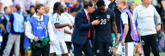 Entrenador de Bélgica revela de qué habló con Balogun tras el partido contra EE.UU.