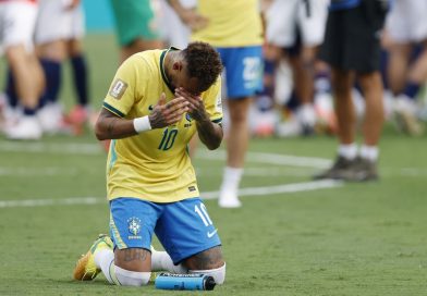 FOTOS: El desgarrador llanto de Neymar tras la primera derrota de Brasil en octavos de final en 36 años